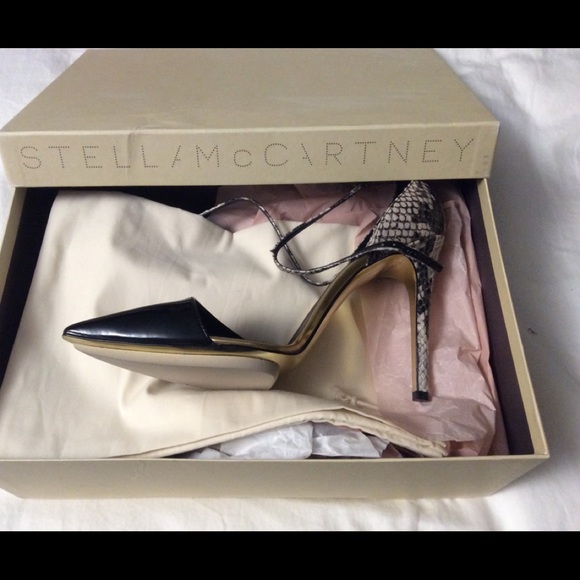 Stella McCartney black patent pump - Picture 2 of 7